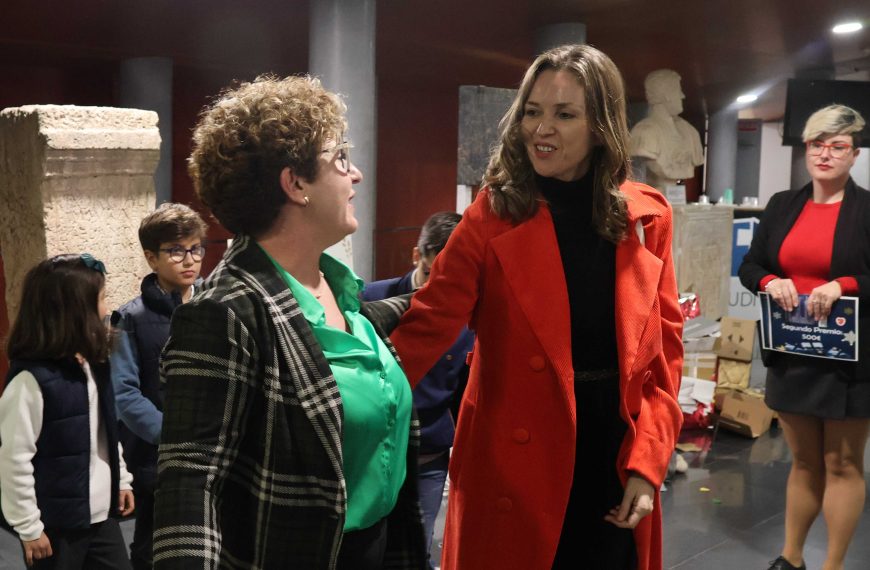 La asociación de Comerciantes y Servicios de El Ejido finaliza la campaña ‘Ruta del Comercio de Navidad 2023’ repartiendo 2.000 euros en premios