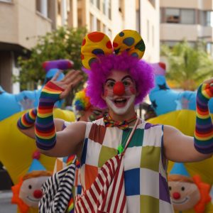 Miles de personas llenan las calles y plazas de El Ejido en una mágica ‘Noche en Blanco’