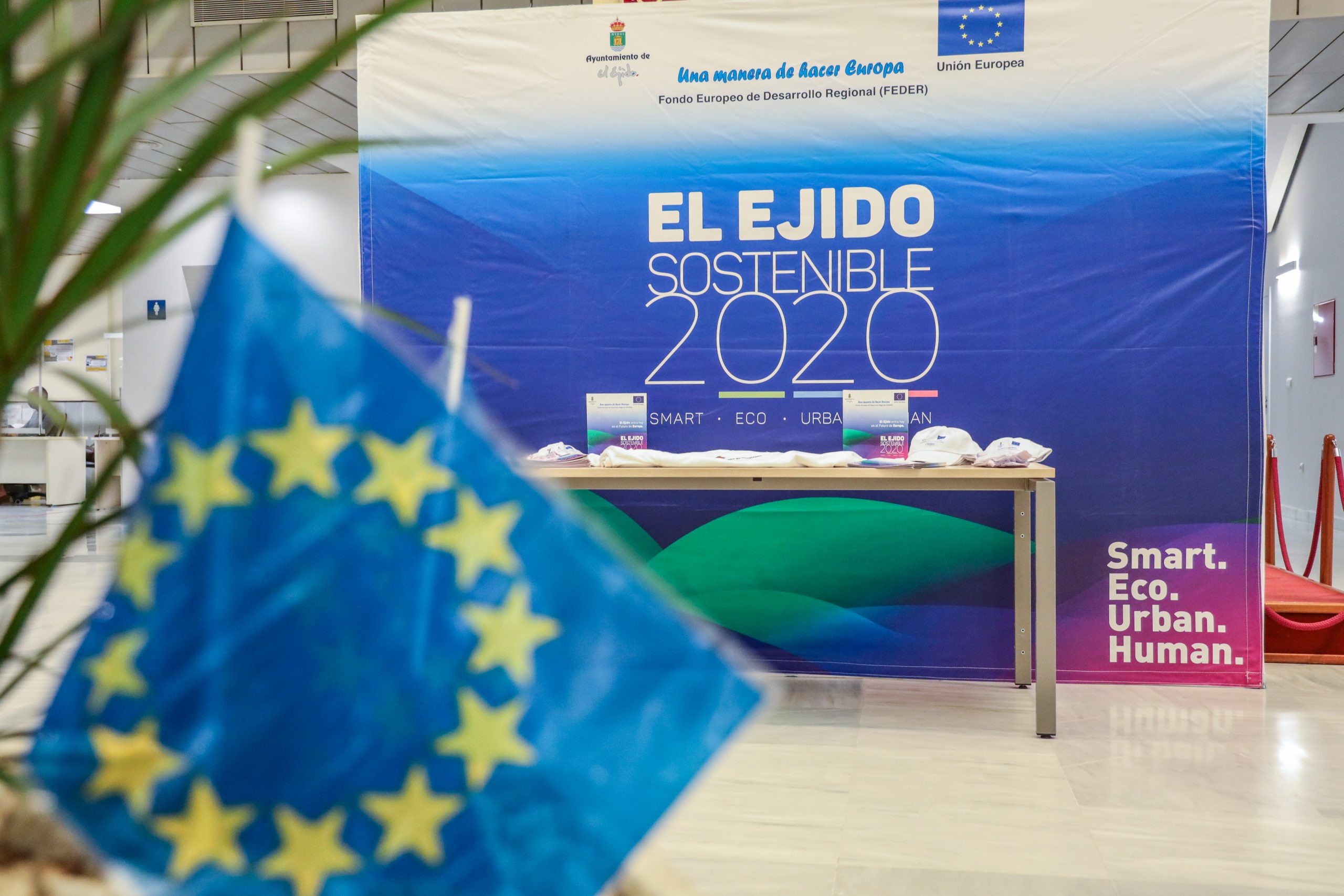 El Ejido recuerda sus proyectos de desarrollo urbano sostenible cofinanciados con fondos europeos con motivo de 9-Mayo
