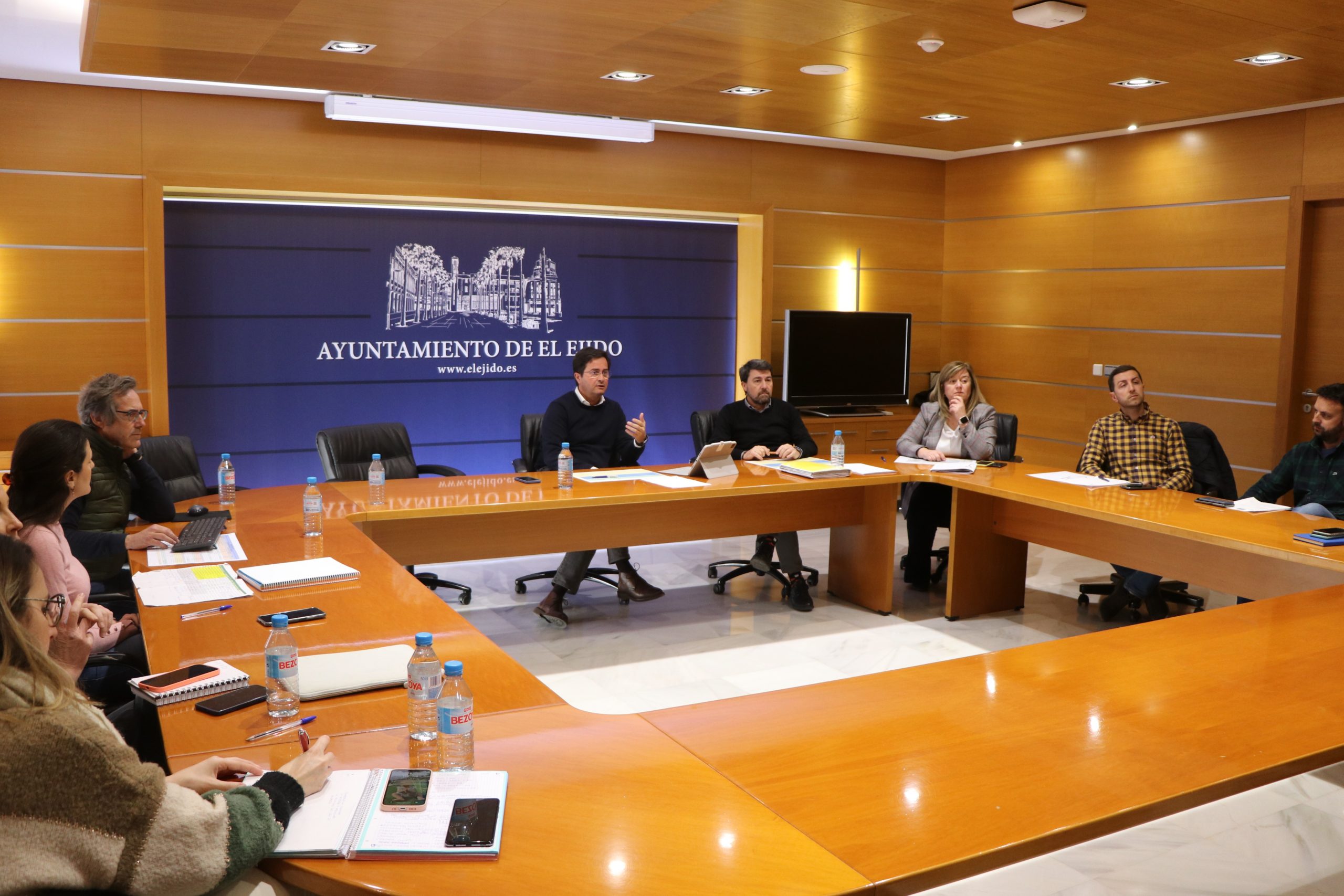 El Ayuntamiento ultima el proyecto de adecuación de los locales municipales del Residencial Portofino de Almerimar como centro de usos múltiples