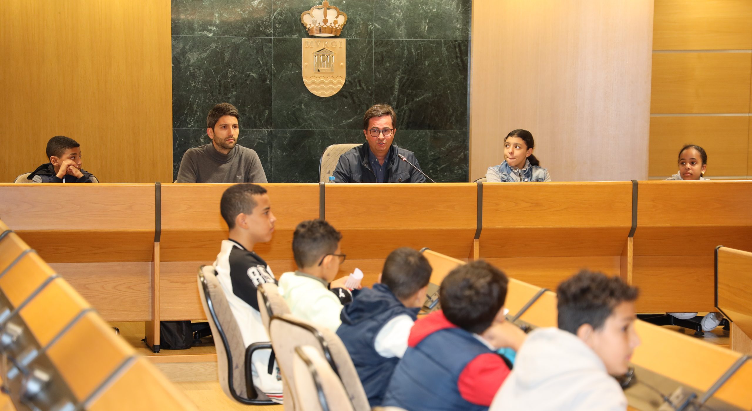 El Ayuntamiento acoge un Pleno infantil con 120 alumnos del CEIP San Ignacio de Loyola de Las Norias