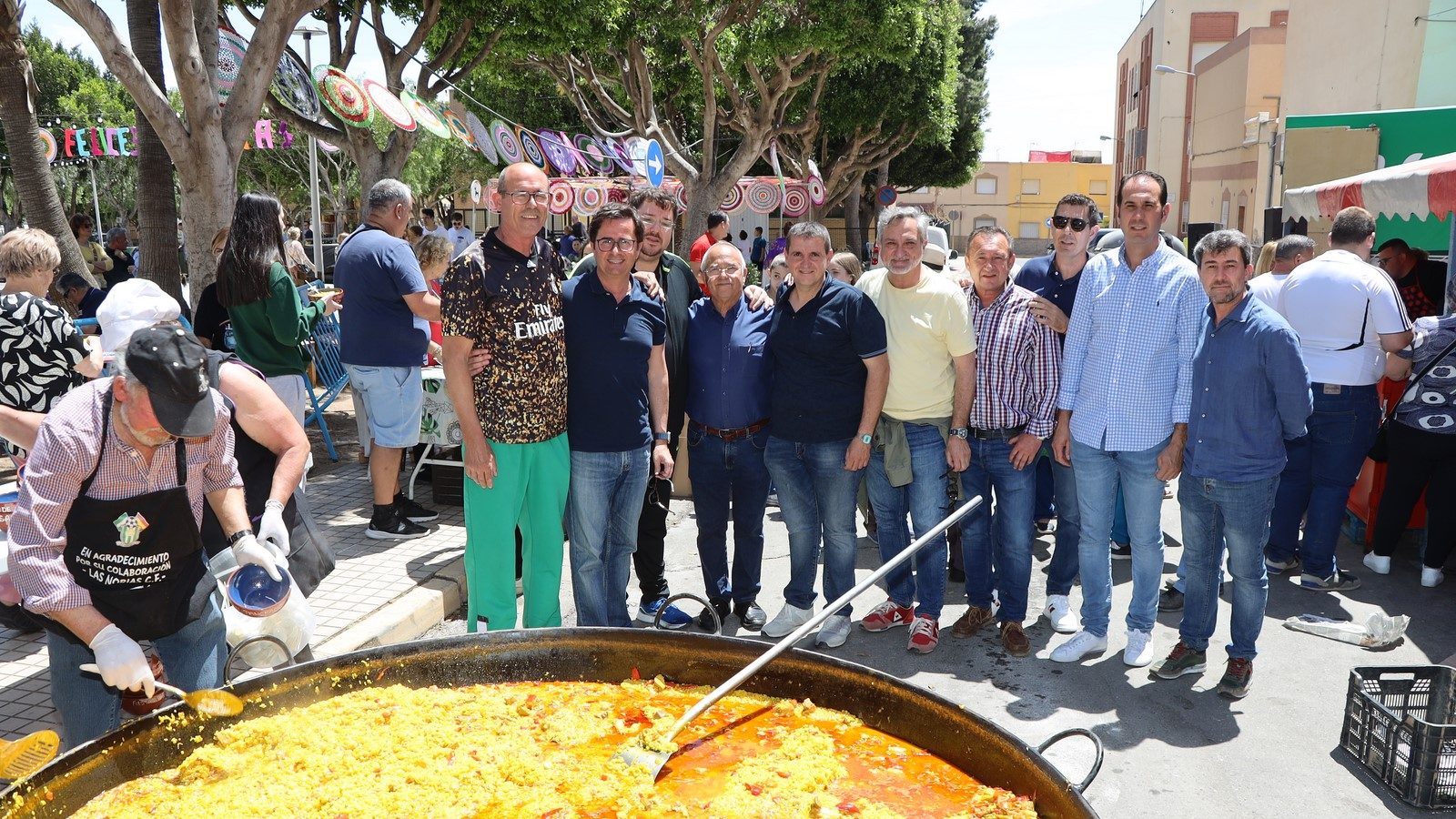Jornada de convivencia con una paella popular por las fiestas de Venta Carmona en honor a San Pancracio