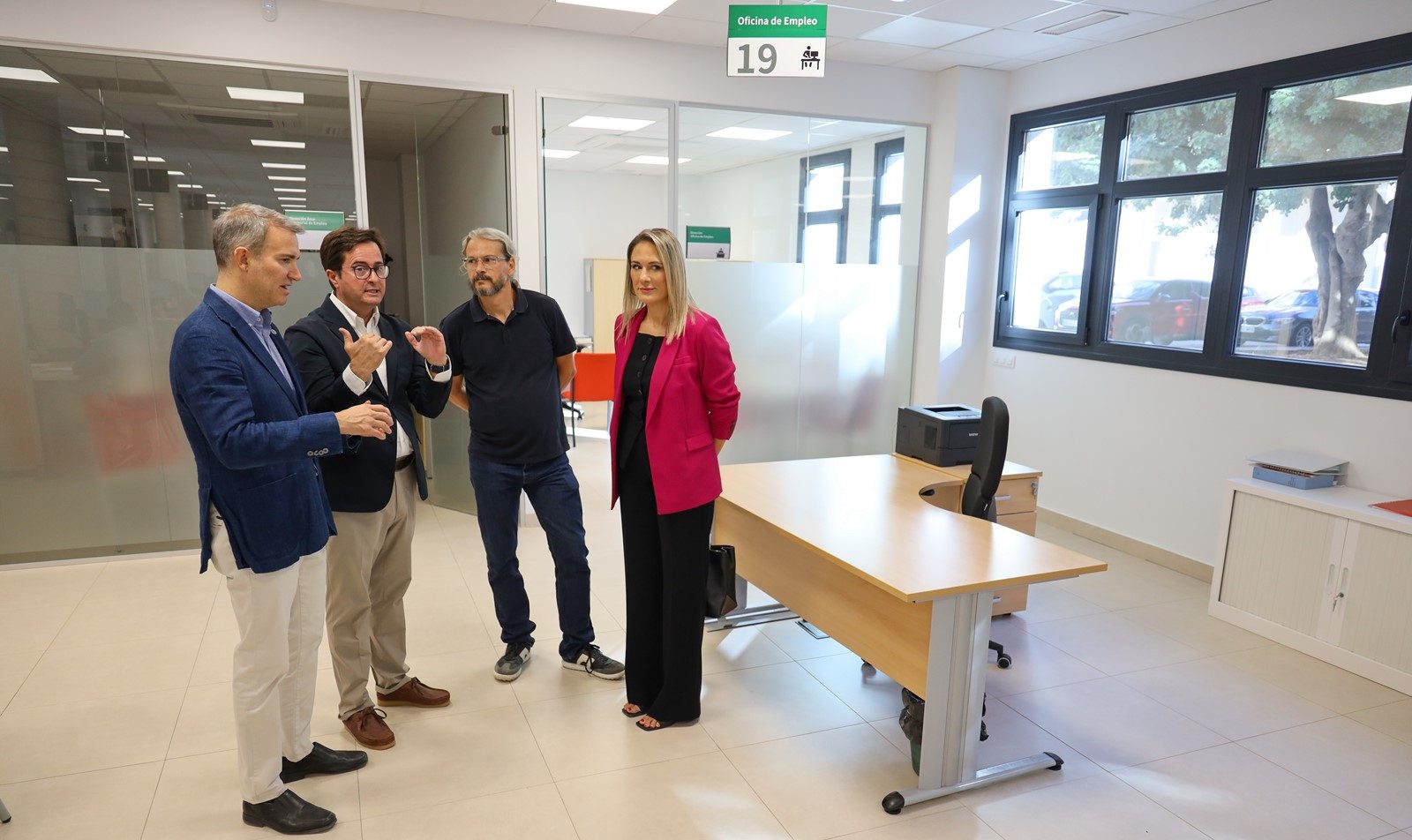 Amós García valora junto al alcalde las mejoras en el Servicio Andaluz de Empleo en el primer aniversario de las nuevas instalaciones en El Ejido