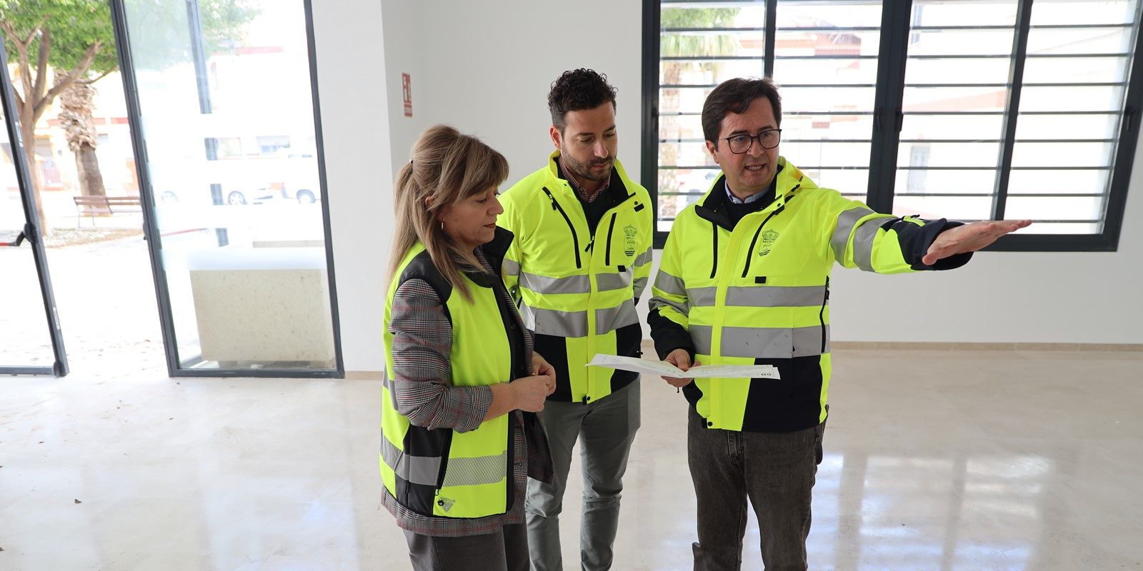 En breve se dotará al Centro de Mayores de la Plaza Centuria de mobiliario para que entre en funcionamiento cuanto antes