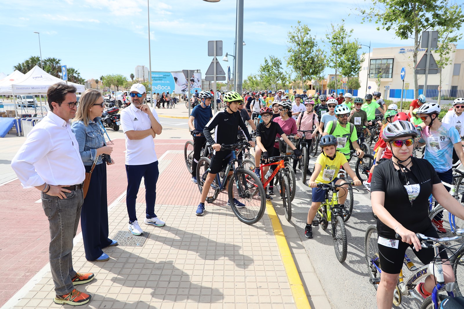 Más de 500 personas se suman a pedalear en un exitoso ‘Día de la Bicicleta’ de El Ejido
