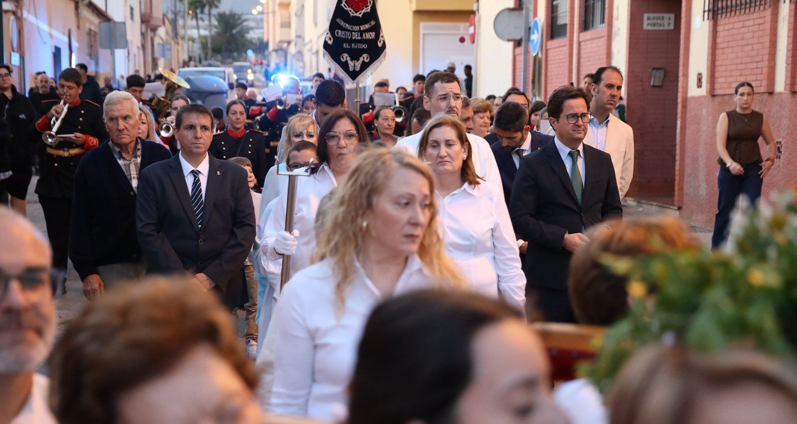 El barrio ejidense de Venta Carmona despide sus fiestas procesionando a San Pancracio por sus calles