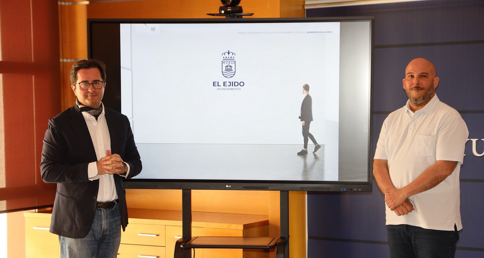 El Ejido actualiza el Escudo municipal con un diseño más moderno, atractivo, elegante, visual y adaptado a los nuevos entornos digitales
