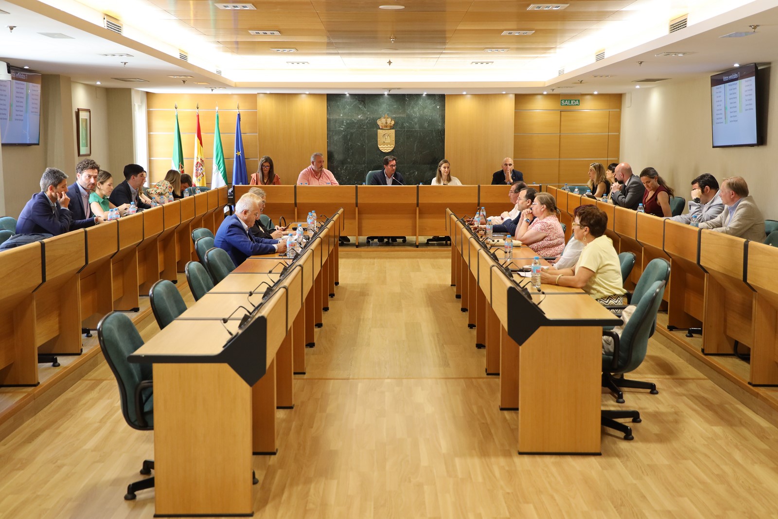 Aprobado en Pleno Extraordinaria la adjudicación de servicios de temporada en playas que permitirán ofrecer una oferta más amplia y de calidad a turistas y residentes