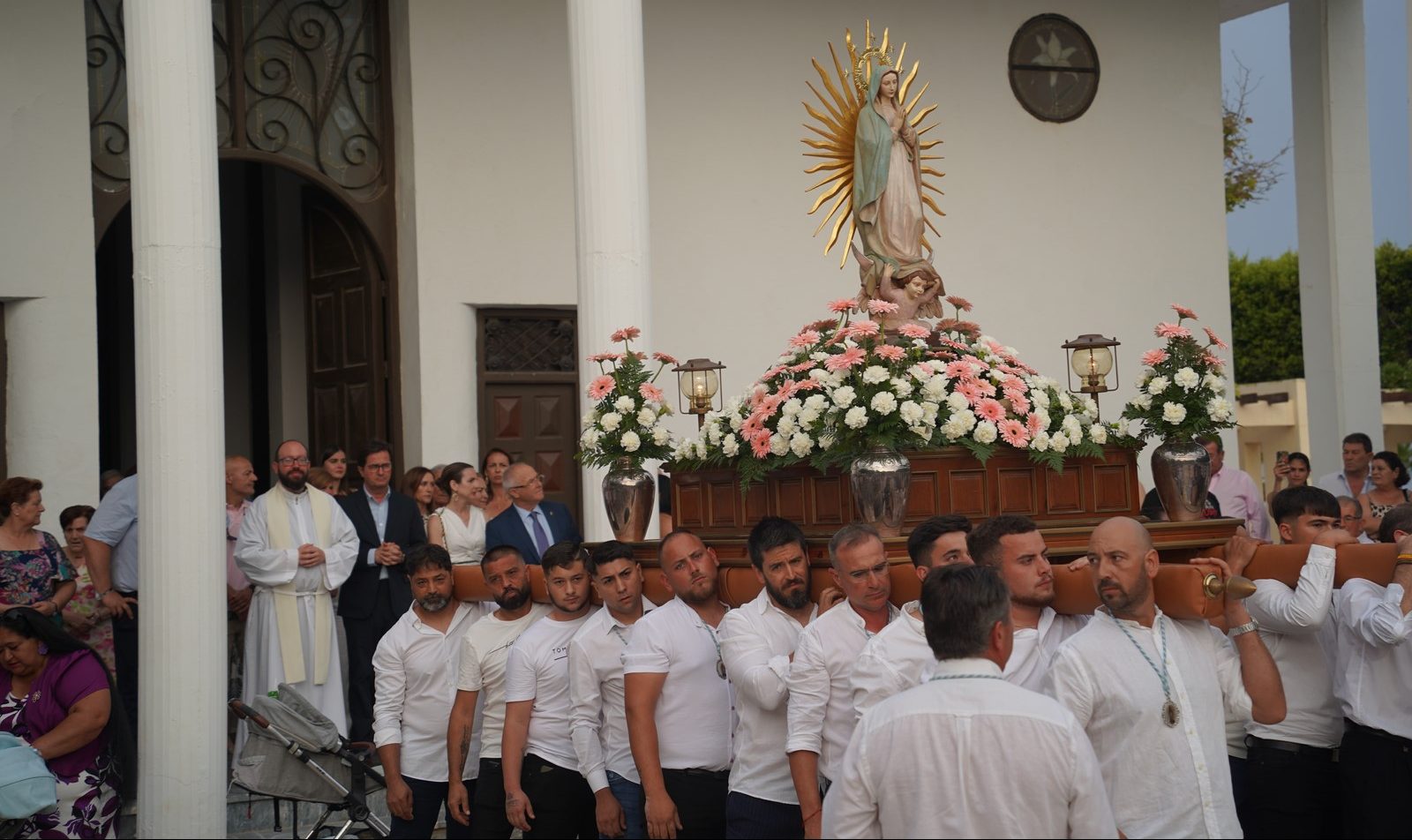 Matagorda procesiona a su patrona, la Virgen de Guadalupe