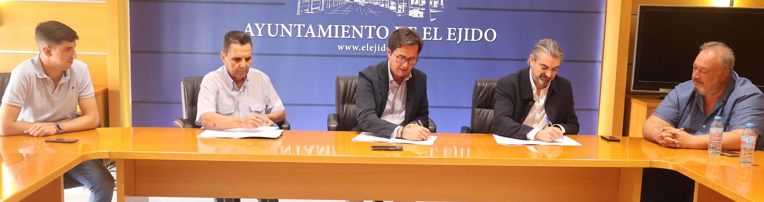 Un sistema piloto instalado en la EDAR de El Ejido probará nuevas formas de obtener agua regenerada con menos salinidad para la agricultura