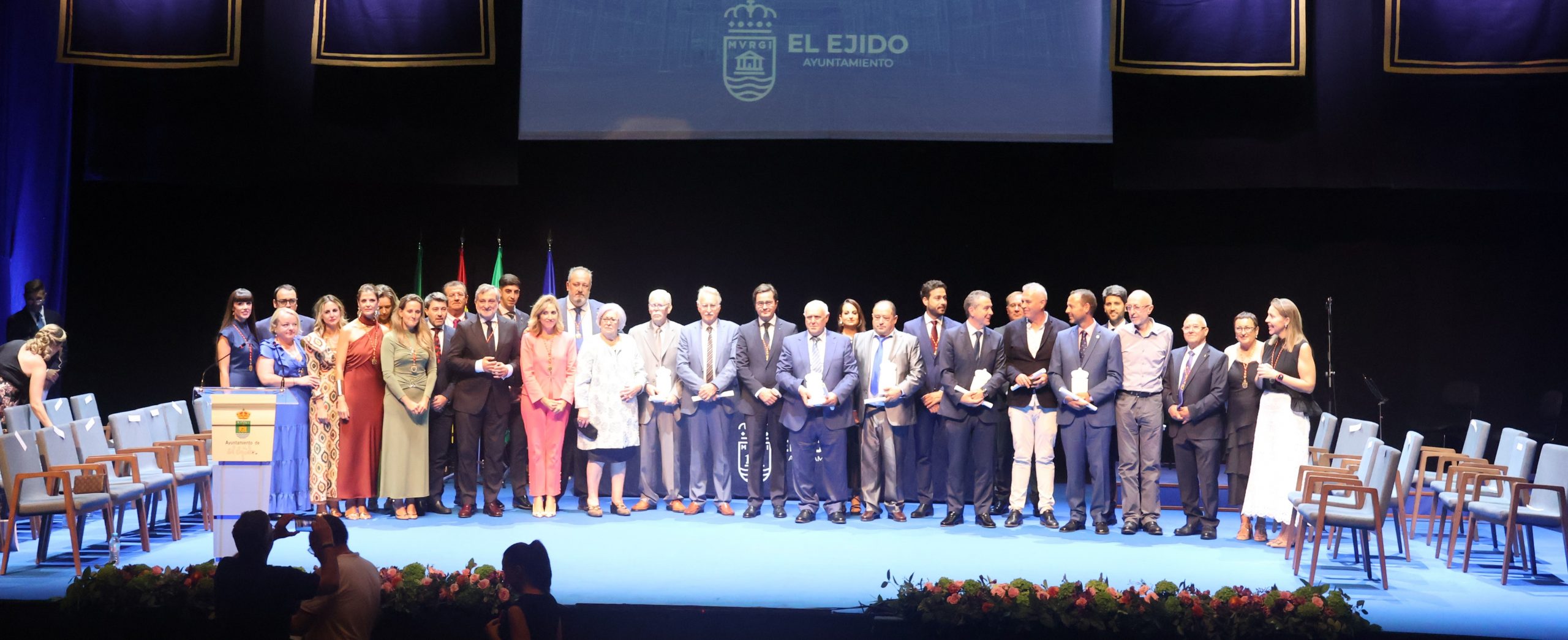 El Ejido celebra el Día del Municipio homenajeando a quienes con talento y esfuerzo han contribuido a su desarrollo económico, social y cultural