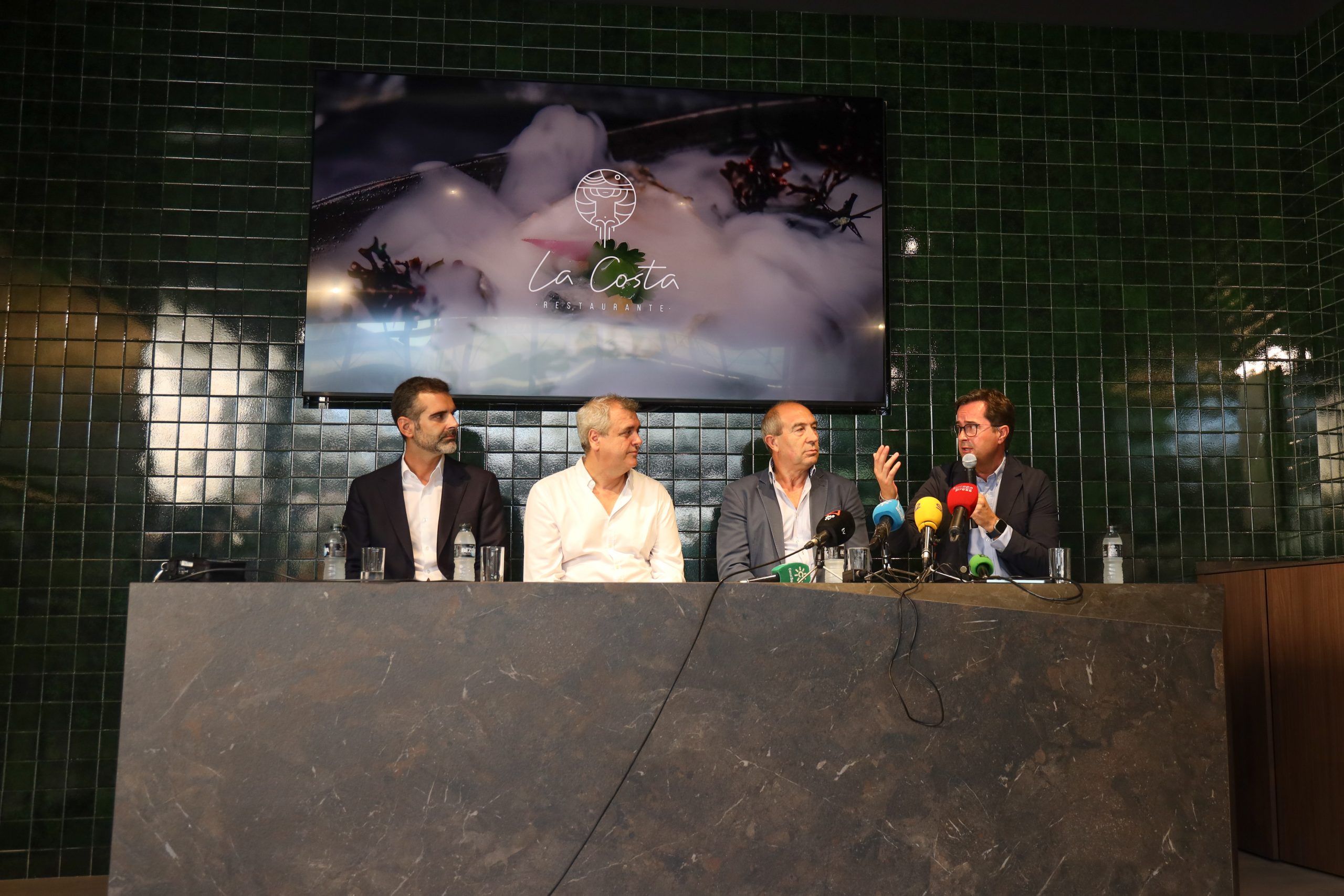 Ayuntamiento y Junta de Andalucía respaldan el convenio entre el Restaurante La Costa y la Escuela Agraria de Vícar