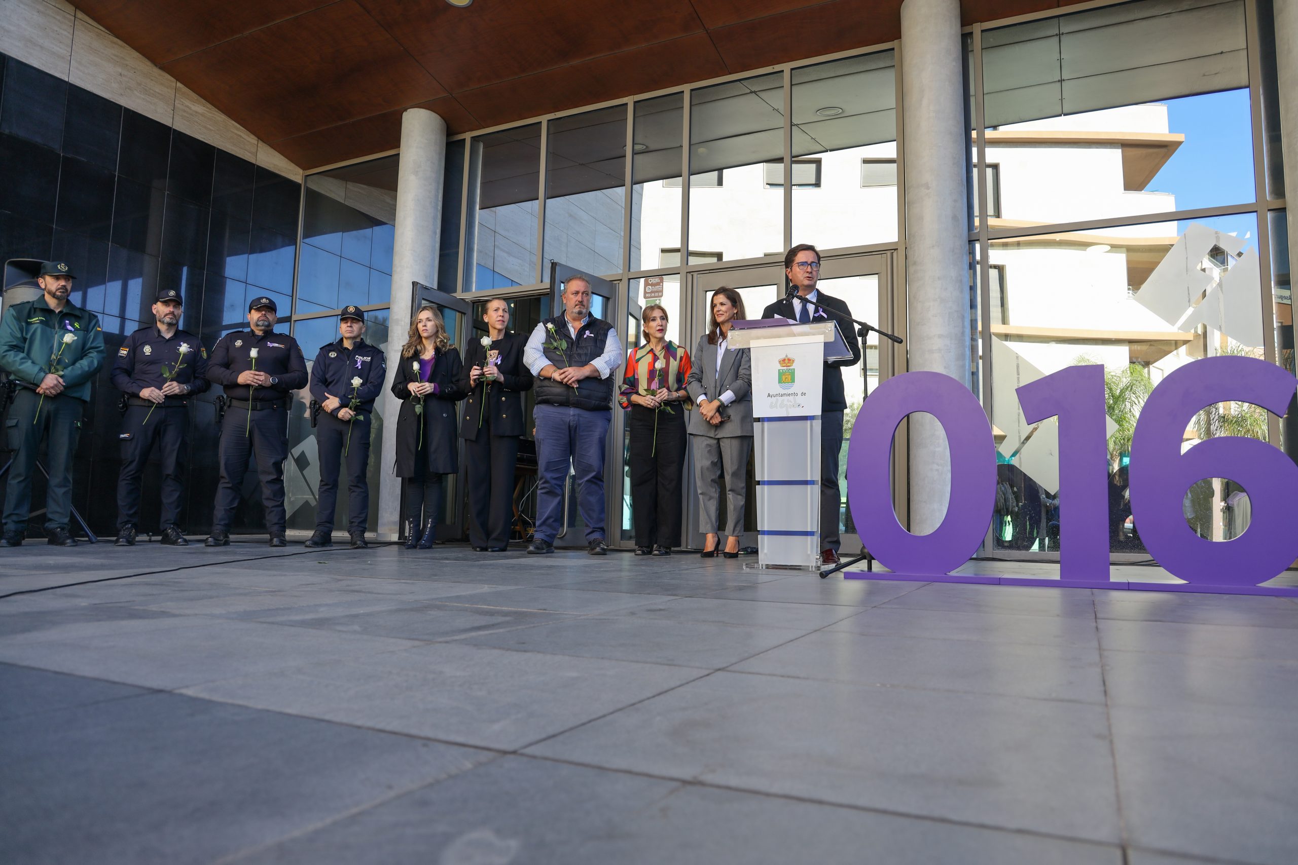 El Ejido recuerda a las 38 mujeres y 3 niños asesinados durante 2025 en el Día Internacional para la Eliminación de la Violencia contra la Mujer