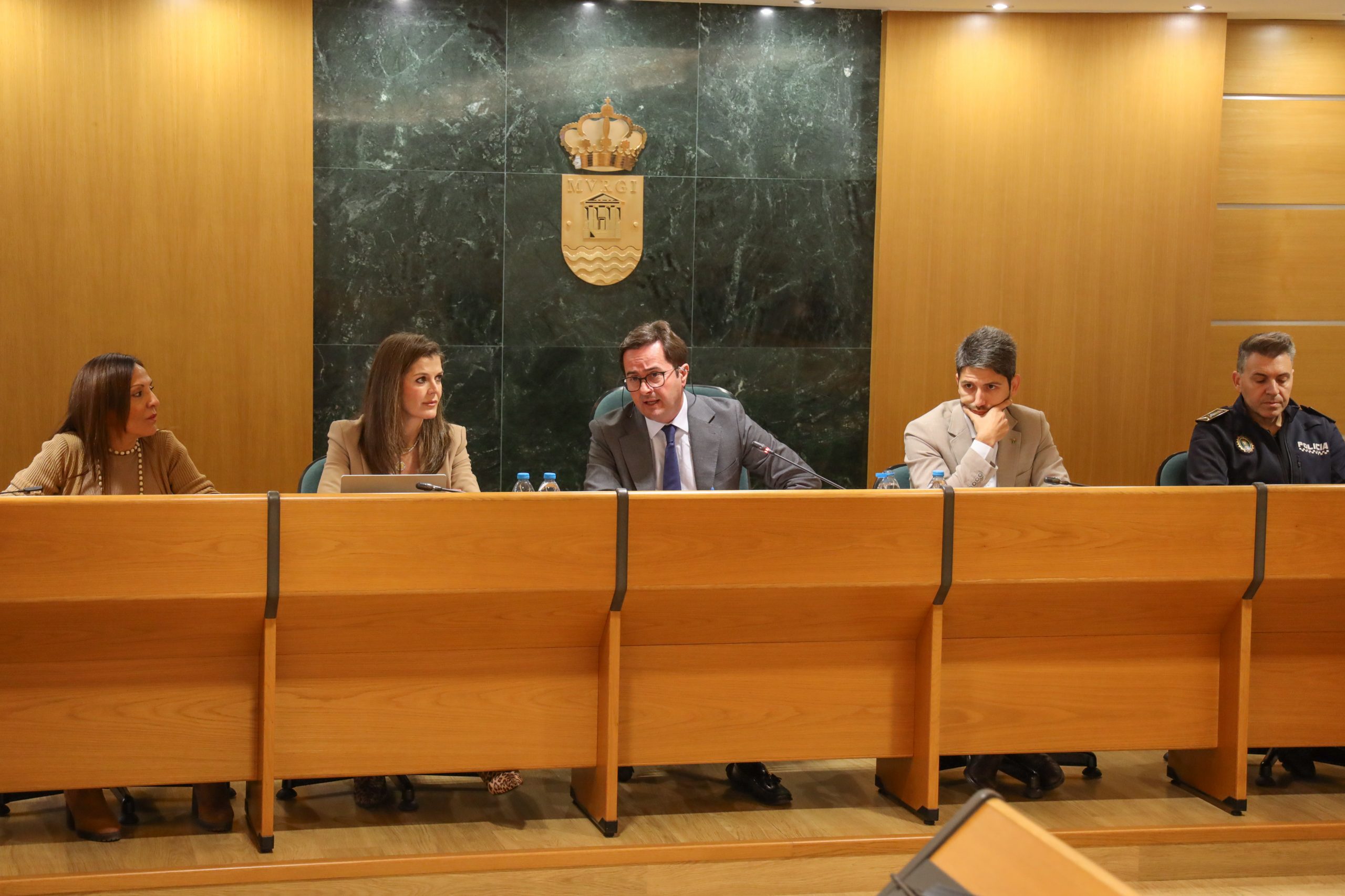 El Ejido da pasos en el refuerzo de la convivencia y la seguridad en los centros escolares con la creación de un Aula en la que trabajar de manera interdisciplinar con los menores expulsados