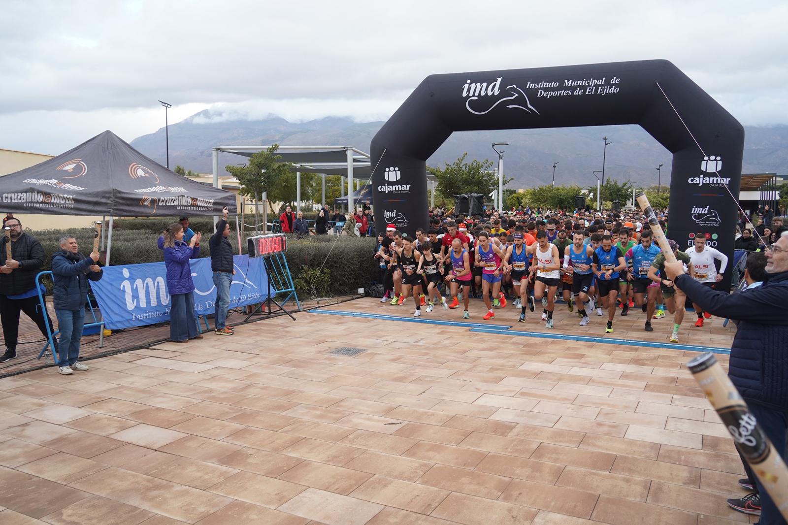 Youness Belyamna y Paula Ramírez ganan la XXXVIII Carrera Urbana San Silvestre de El Ejido que ha reunido a 1.700 corredores