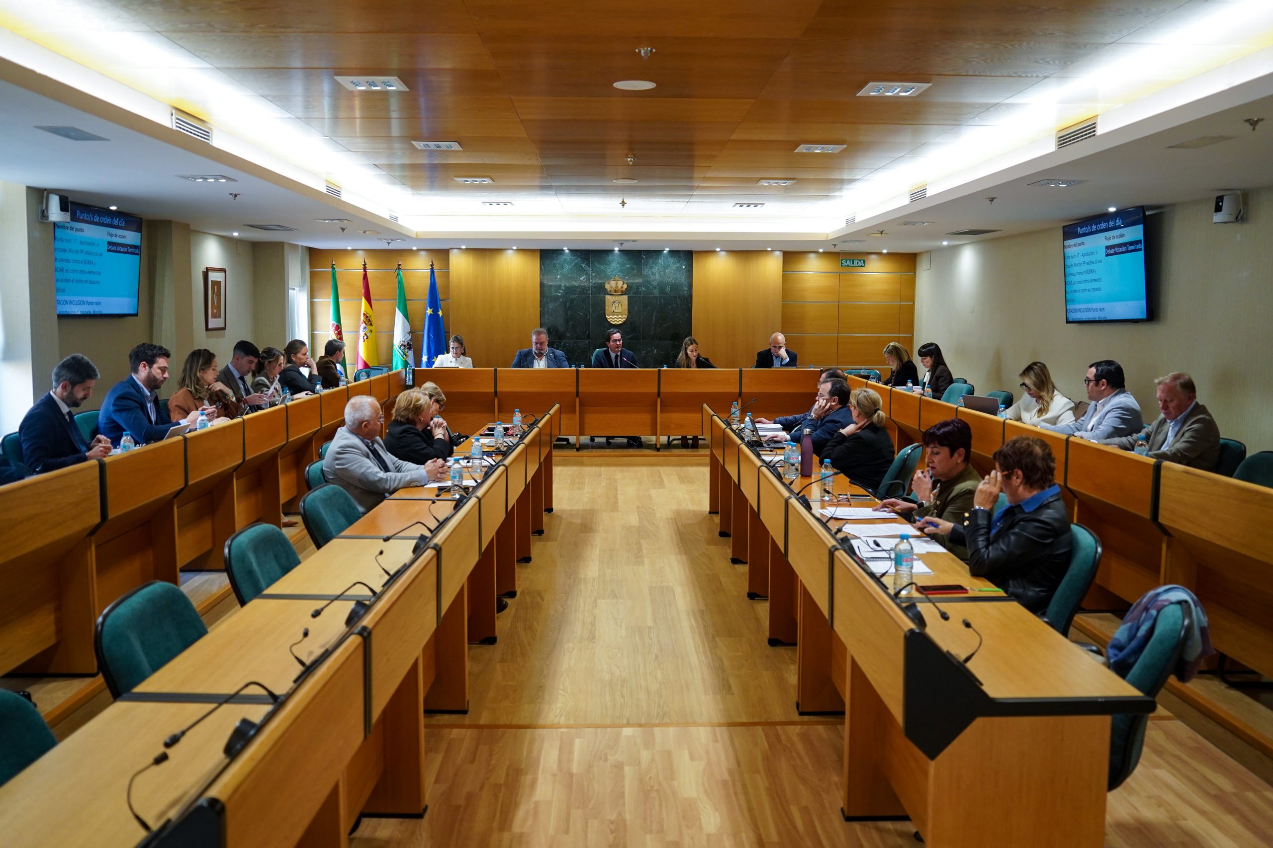 El Pleno aprueba una moción para impulsar nuevas acciones de sensibilización, formación y uso responsable de las redes sociales entre la Infancia y la Adolescencia en El Ejido