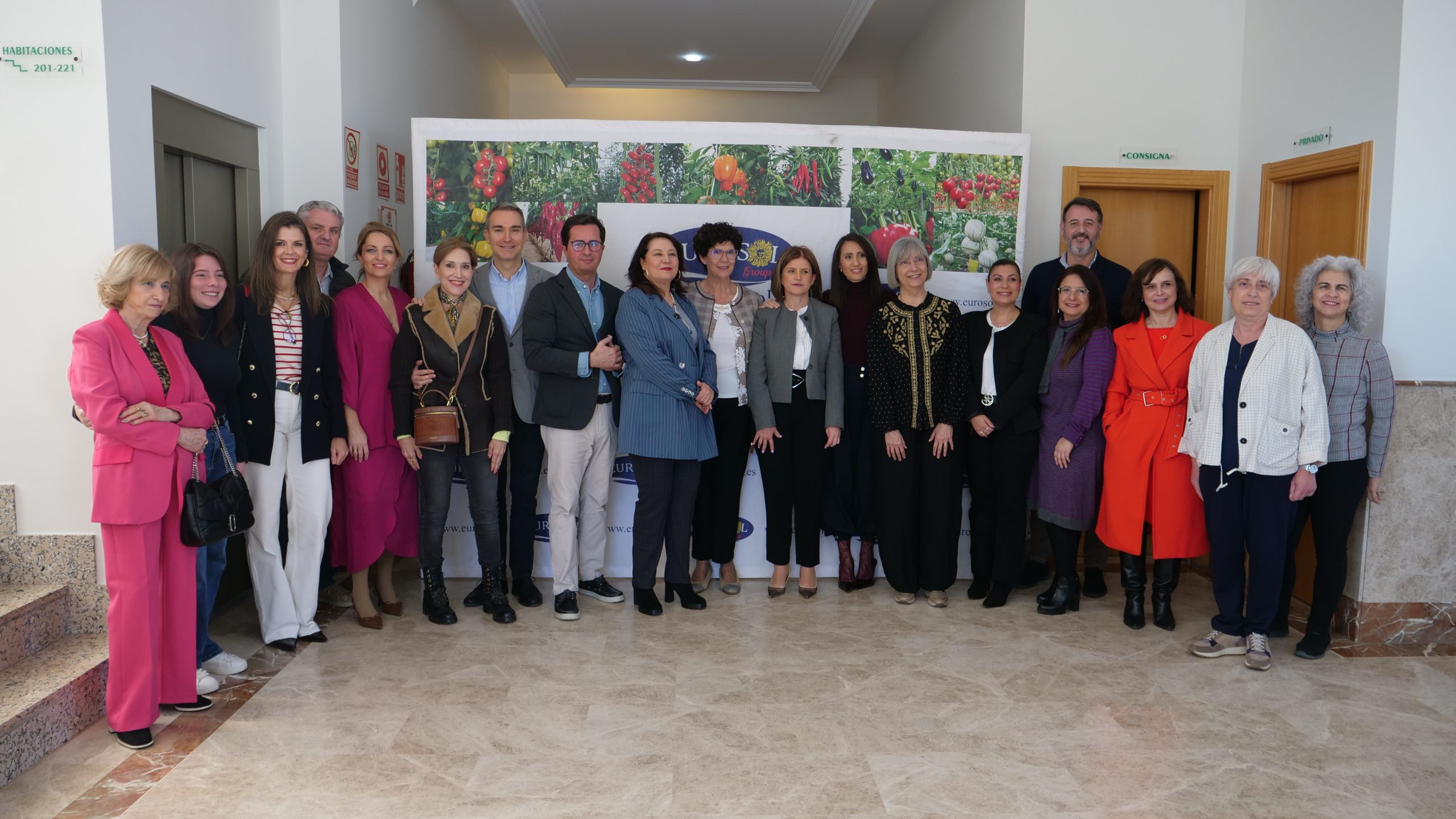 La jornada ‘Huertas que alimentan, mujeres rurales que sostienen’ aborda el papel de la salud y la convivencia intercultural en el ámbito agroalimentario