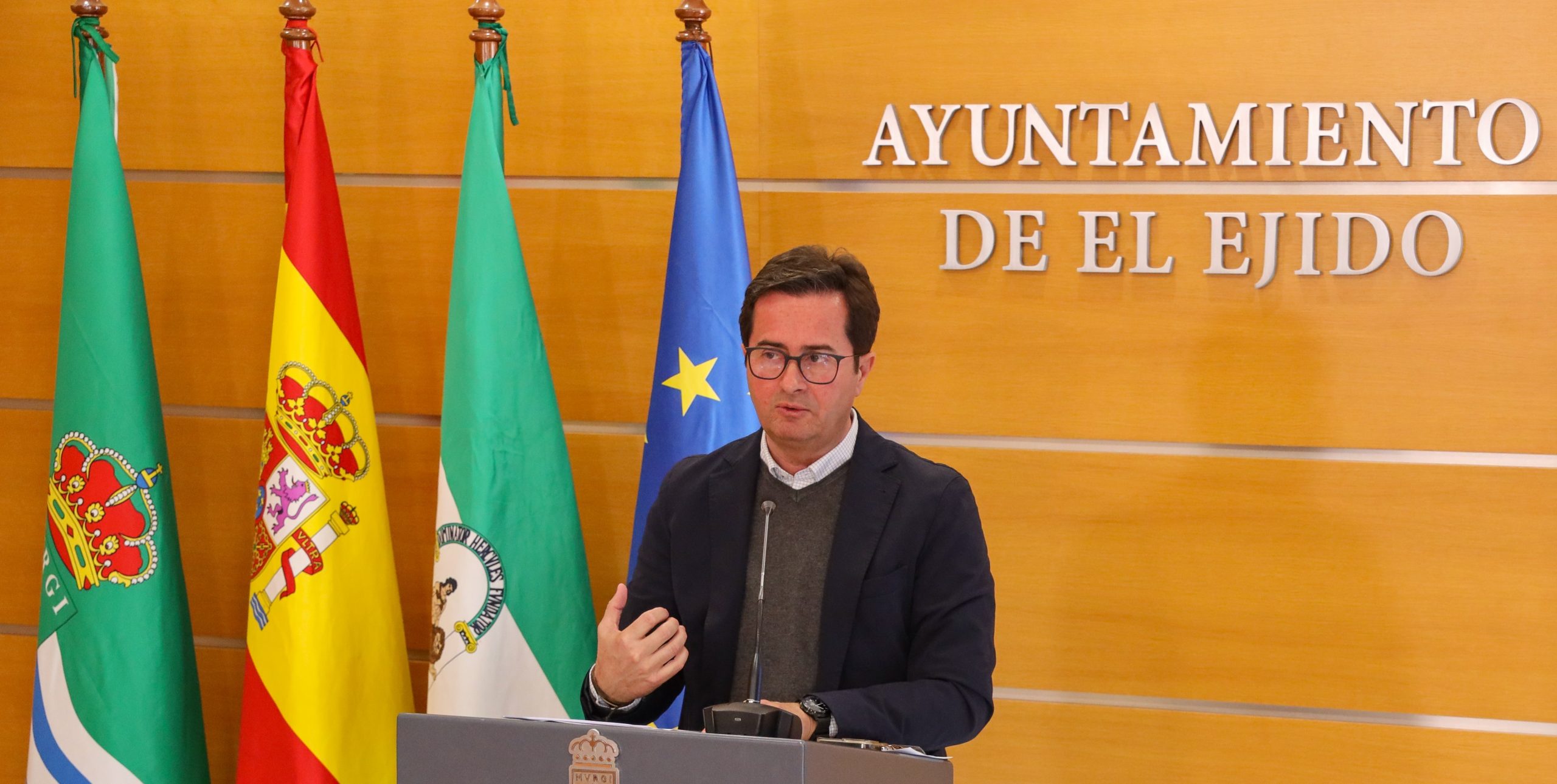 Francisco Góngora pide al Gobierno Central que exima a Balerma del trámite ambiental para agilizar su ejecución debido a la urgencia y al estado de la playa