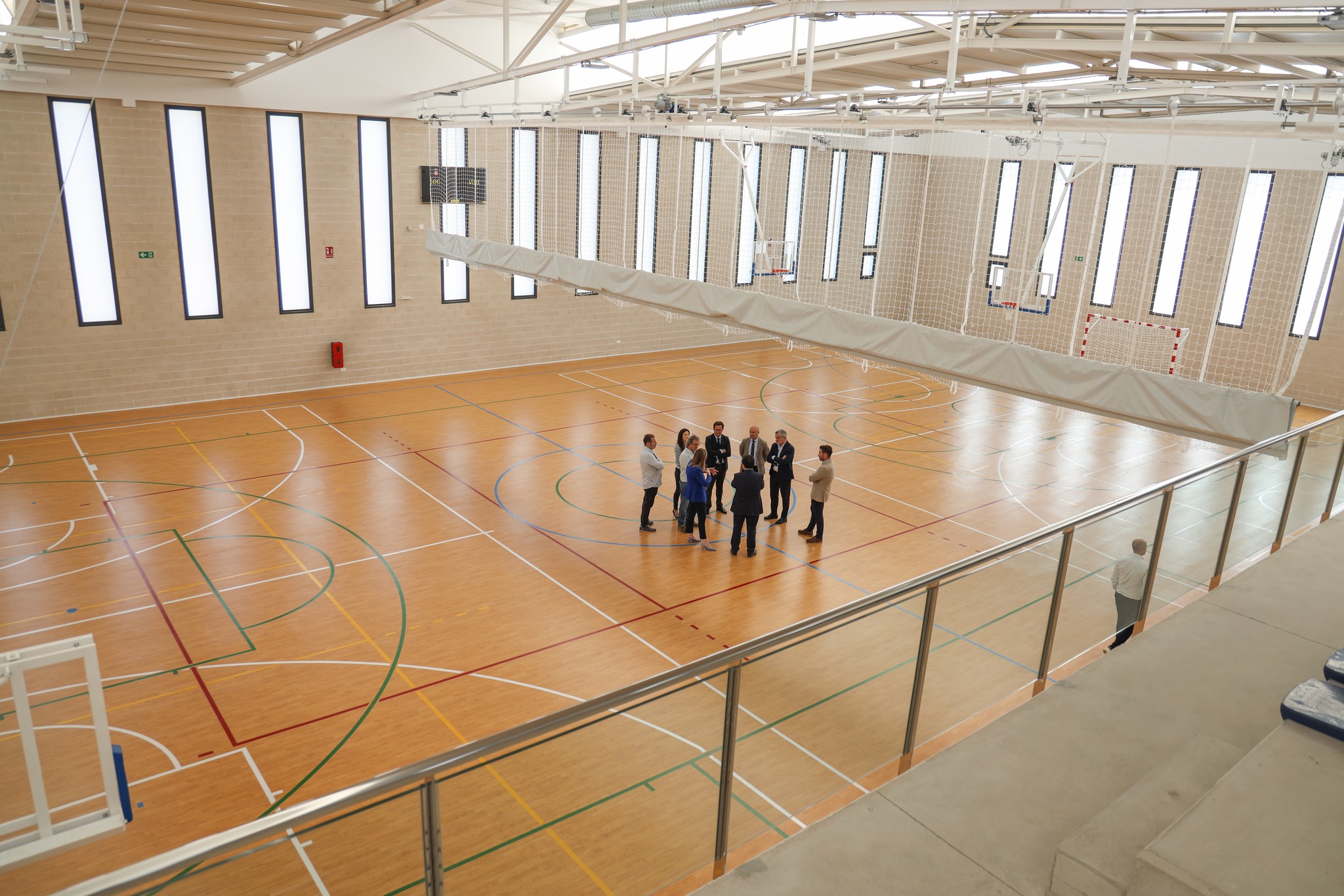 Ayuntamiento y Diputación visitan las obras de los pabellones de Almerimar y Ejido Norte
