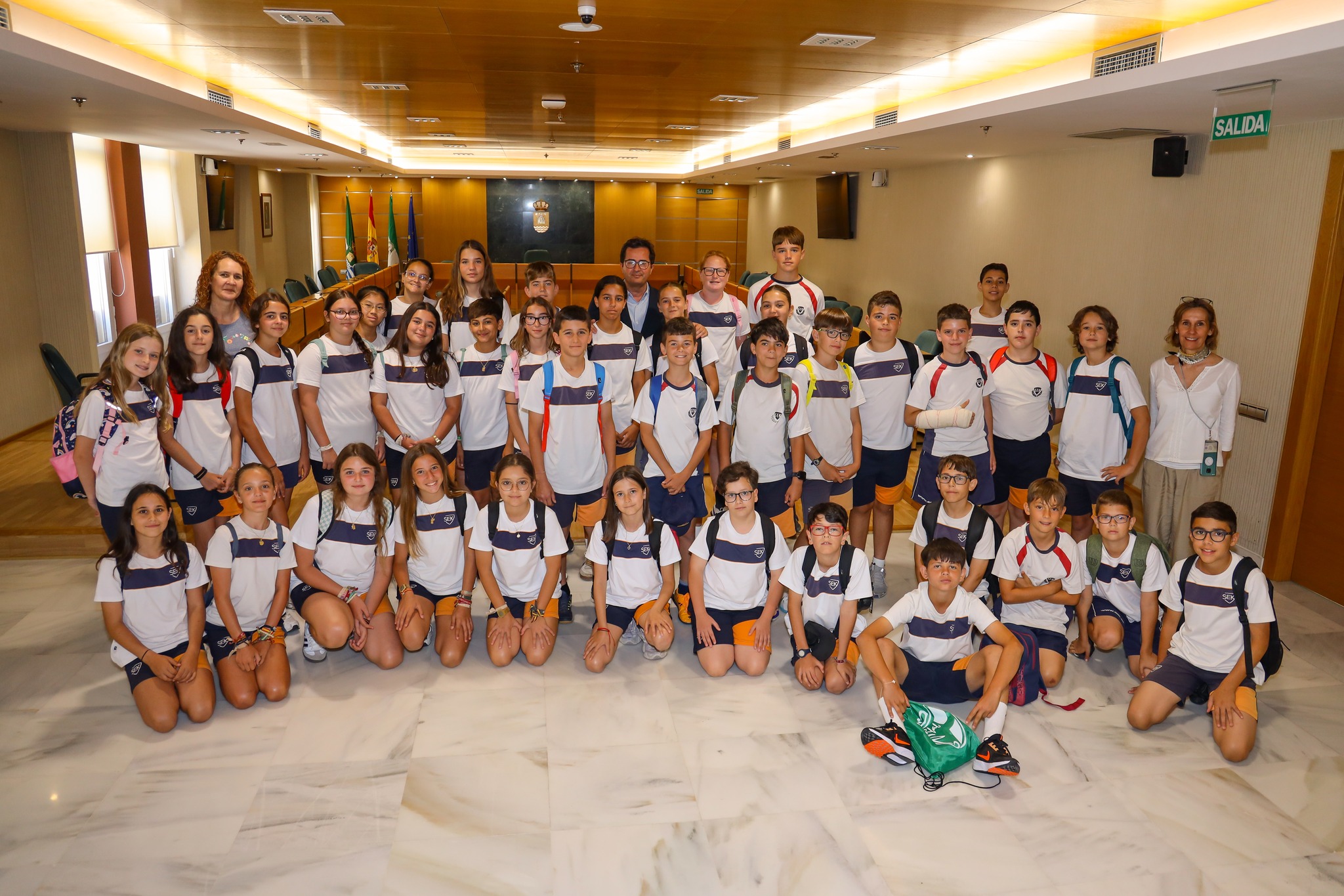 Alumnos de sexto de primaria del colegio SEK Alborán han visitado el Ayuntamiento de El Ejido