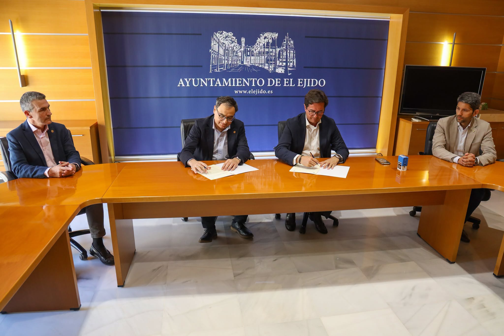 El Ayuntamiento de El Ejido y la Universidad de Almería intensifican sus líneas de colaboración