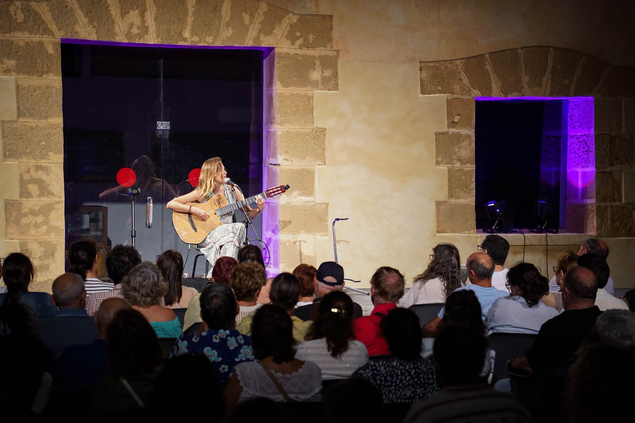 2000 personas disfrutan de los mejores sones de flamenco, folk, soul y pop-rock con el Ciclo de Concierto del Castillo de Guardias Viejas