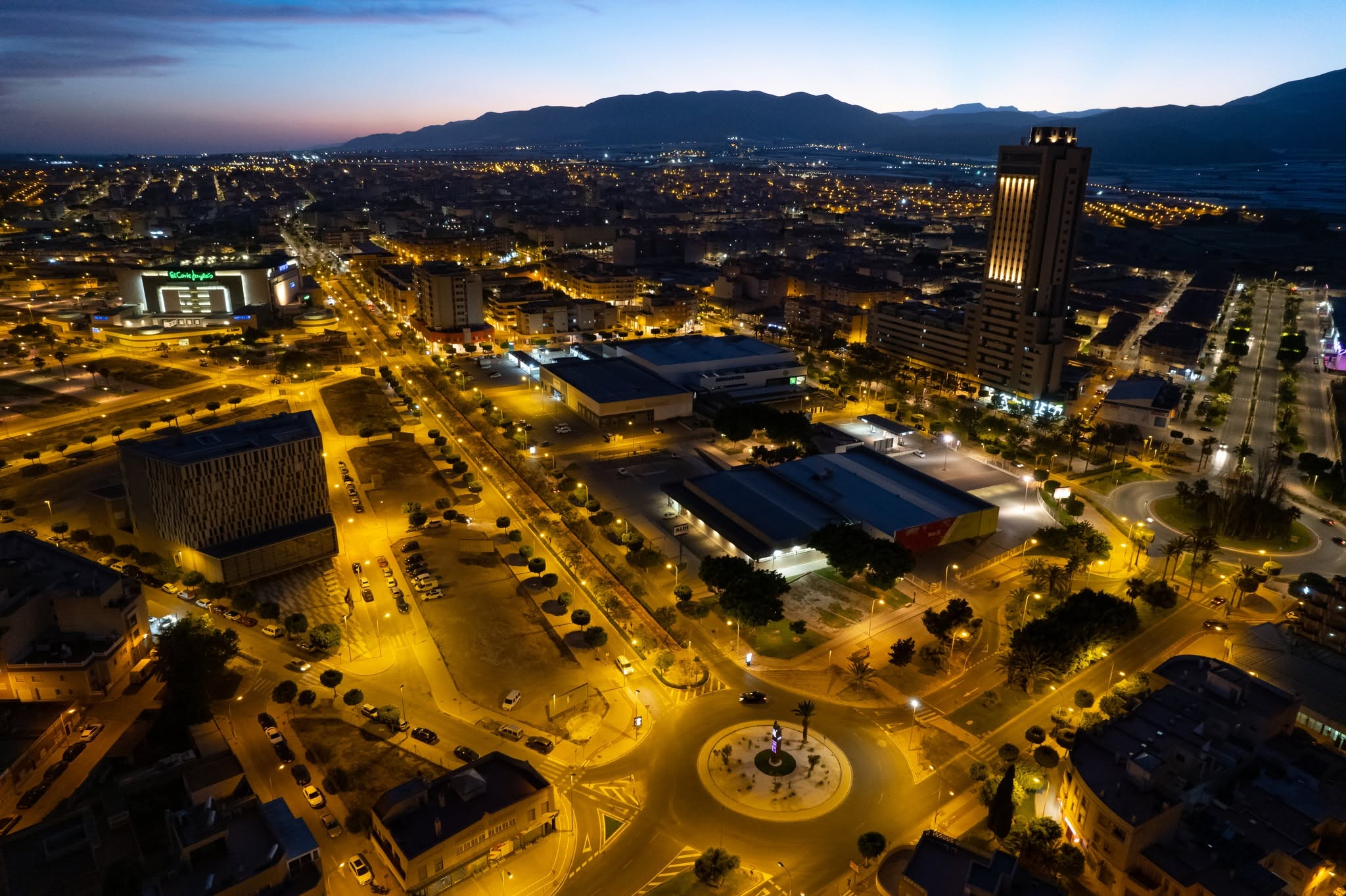 El Ejido avanza hacia un alumbrado más eficiente: casi el 50% de sus calles ya cuentan con tecnología LED